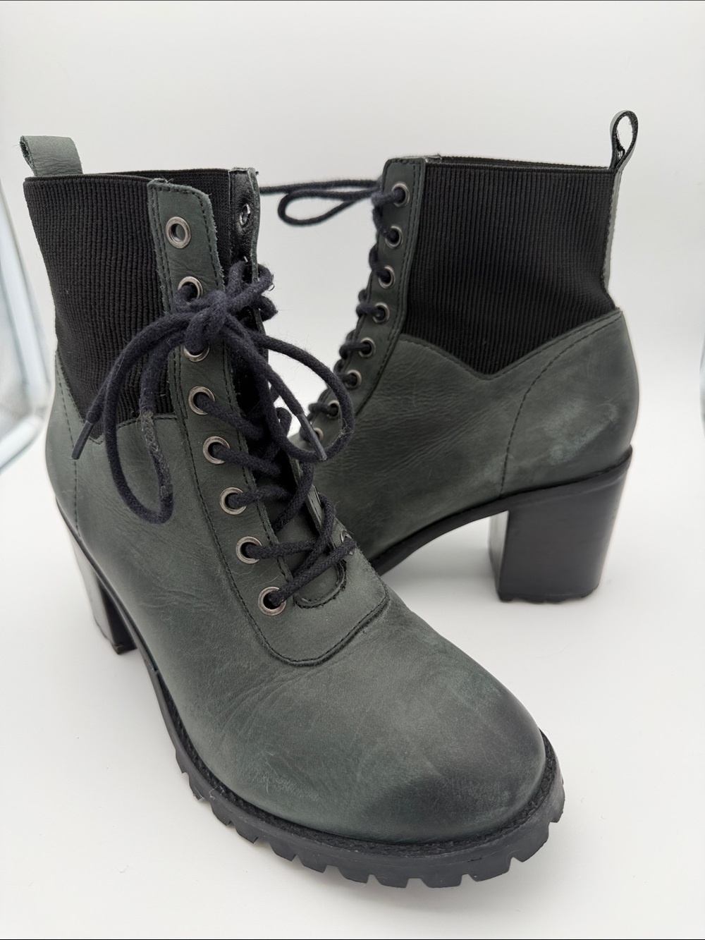 Matisse Leather Lace Up Boots in Moss 3” Heel Woven Stretch Ankle Booties Sz 7.5